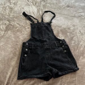 Madewell Adirondack Short Overalls in Washed Black (S)